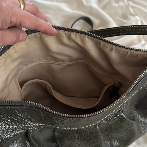 Coach Black Leather Shoulder Bag with Adjustable Strap - Picture 4 of 5